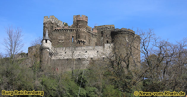 Eine der vielen Raubritterburgen ist Burg Reichenberg in der Nhe der Loreley 